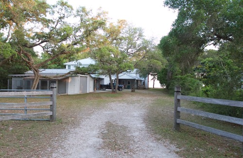 Saint Teresa House | Saint Teresa Coastal dwelling with Guest house option.