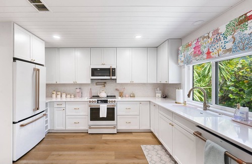 Jensen Beach House | Salt & Sand on Catamaran - Walk to River & Beach - Near Beach & Downtown