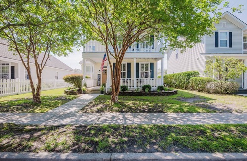 Bluffton House | Saltee Cove Coastal Getaway. 3 Bedroom Home in Old Town Bluffton
