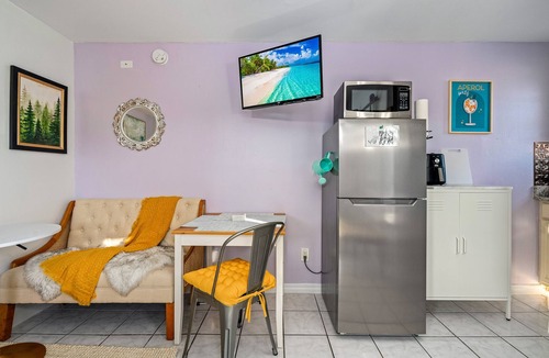 Southwest Apartment | Salthaus Suite B - Step out to Pool