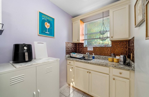 Southwest Apartment | Salthaus Suite B - Step out to Pool