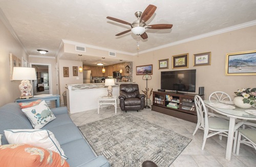 Panacea Condo | Salty Breezes, Panacea.Bay Front, Wrap Around Balcony, Pool, NO BOATS
