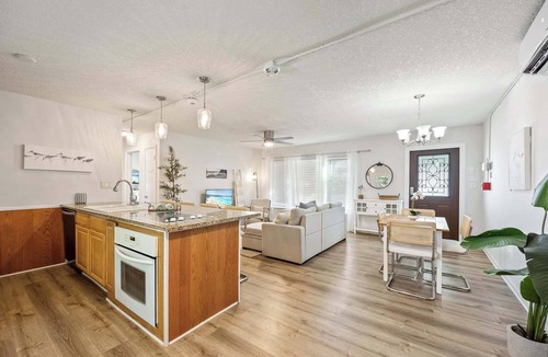 Satellite Beach Apartment | Sandpiper 𓇼 2BR/1BA Across From Beach!