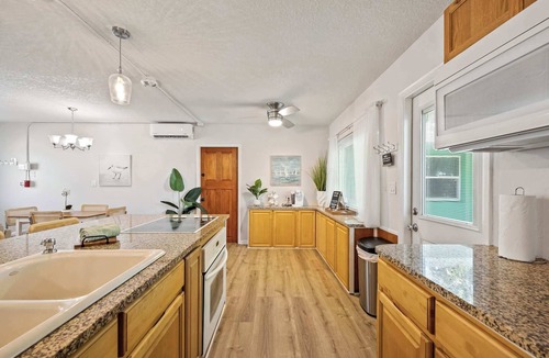 Satellite Beach Apartment | Sandpiper 𓇼 2BR/1BA Across From Beach!