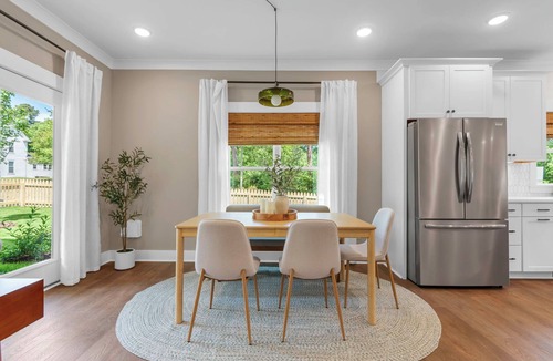 Sanford House | Sanford Executive Rental|Fenced Yard|Fast Wifi