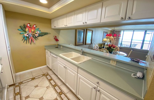 Punta Rassa Condo | Sanibel Harbour Resort Harbour Tower 716: Private beach, heated pool, and grill