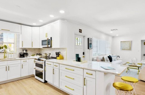 Southside House | Santa Lucia - Luxurious 6 Bedroom Estate
