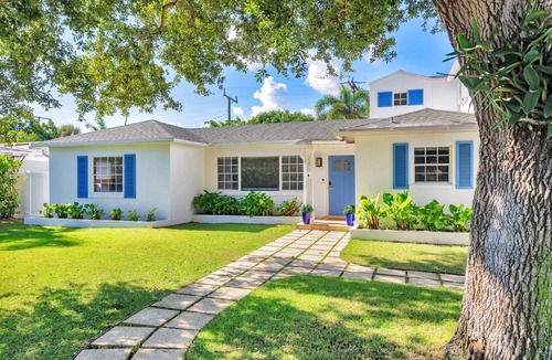 Southside House | Santa Lucia - Luxurious 6 Bedroom Estate