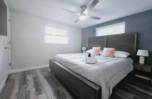 Sarasota Springs House | Sarasota Home close to Siesta Key Beach