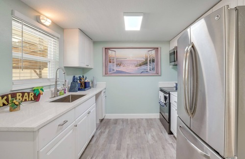 Ridge Wood Heights House | Sarasota Home: Near Beaches & Downtown!