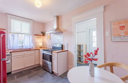Thomas Square Apartment | Savannah Stay with Style 3BR, Walk to Everything!