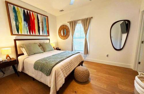 Dixon Park Apartment | Savannah Victorian District With Game Room
