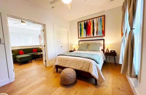 Dixon Park Apartment | Savannah Victorian District With Game Room