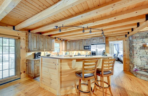 Sapphire Cabin | Scenic Blue Ridge Cabin Rental w/Resort Amenities