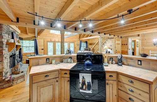 Sapphire Cabin | Scenic Blue Ridge Cabin Rental w/Resort Amenities