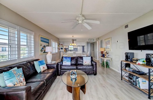 Fernandina Beach Apartment | Scenic Oceanview Condo