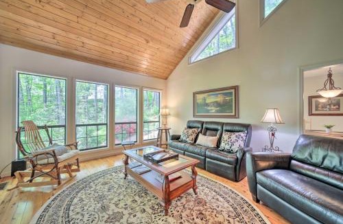Sapphire House | Scenic Sapphire Condo w/Deck + Gas Grill!