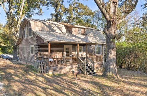 Groveoak House | Scottsboro Cabin with Fire Pit and Resort Access