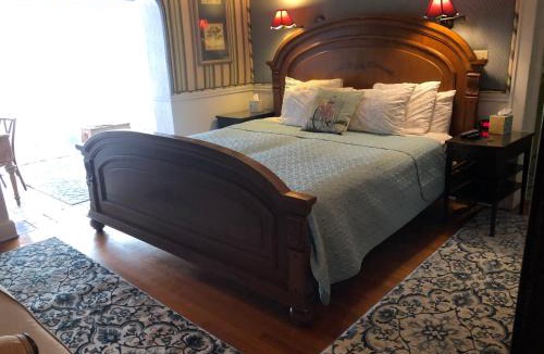 Gulfport Bed & Breakfast | Sea Breeze Manor Inn