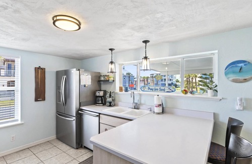 Flagler Beach House | Sea Legs Charming Beachfront Cottage in Flagler Beach - Steps to the Sand, Sunrises & Sunsets