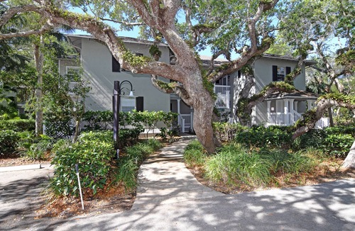 Wabasso Beach Condo | SEA OAKS VERO BEACH - GREAT RATES, BEACH, POOLS,TENNIS! FANTASTIC LOCATION!