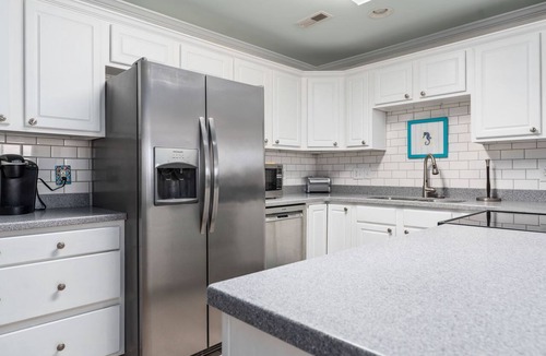 Long Beach Condo | Sea View: Condo with Community Pool, Close to Island Attractions