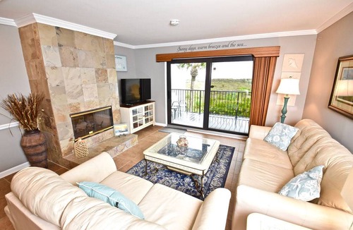 St. Augustine Beach Apartment | Sea Winds 39 Oceanfront/Dream Kitchen/No Carpet/Private Master Suite