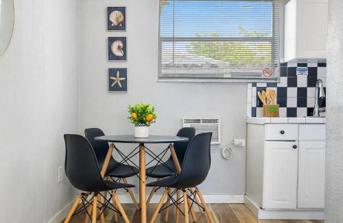 Poinciana Park Apartment | Seascape - Mins to Las Olas & Beach