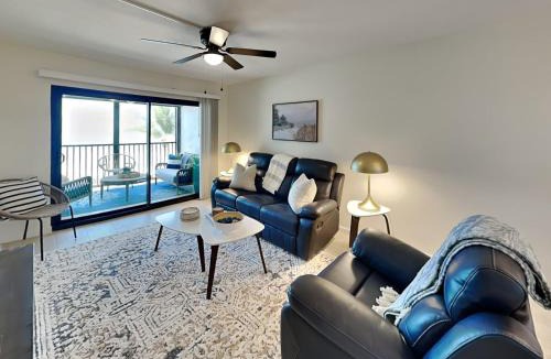 Mid Island Apartment | Seaside 304