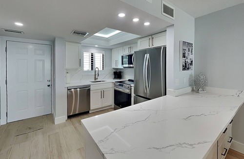 Mid Island Condo | Seaside 405 | Gulf-Front Condo, Renovated, Stunning Views + Beach Access!