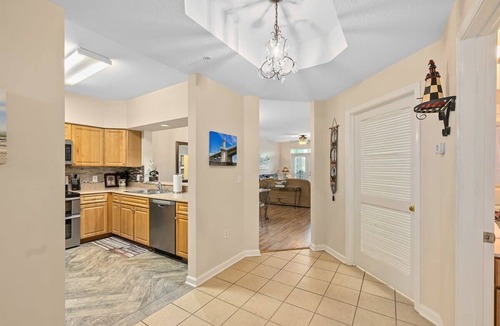 St. Augustine Beach Condo | Seaside Escape l Steps to Beach l Dog Friendly
