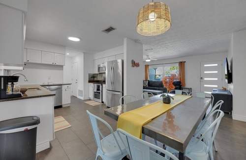 Ponte Vedra Beach House | Seaside Paradise: Dive into Luxury with Saltwater Pool, Spa, and Chemical-Free Bliss