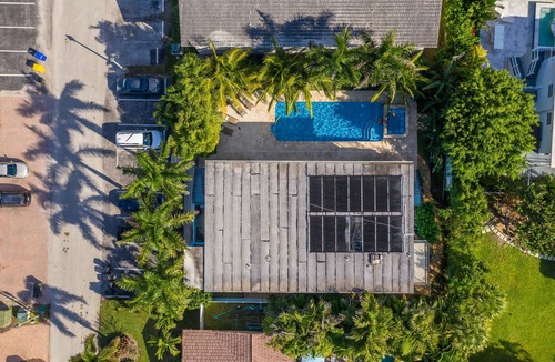 Palm Beach Shores Condo | ⭐SEASIDE SERENITY⭐Singer Island 2/2⭐Huge Pool+Spa⭐