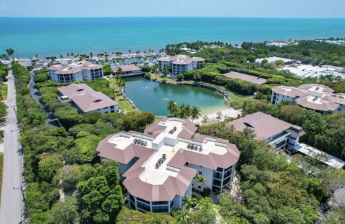Islamorada Condo | Seaside Serenity Coral Harbour Club 3/2 condo, located Oceanside in Islamorada