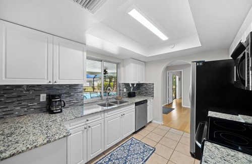 Caloosahatchee Villa | Seaside Villa Cape Landing 3 Bedroom, 2 with Smart TV and King Size Bed