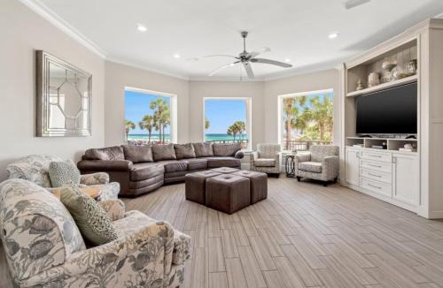 Destiny Grand Palms House | Seastar Palazzo With Beach Views, Lake, And Pool