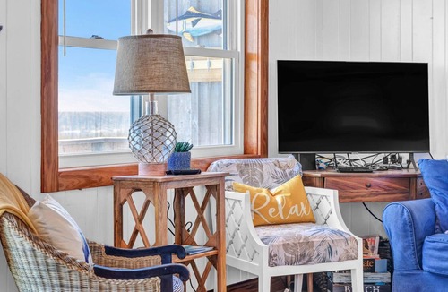 Topsail Beach House | SEAWORTHY: 4 BR+study 2 BA oceanfront, private gazebo, Topsail Beach, Sleeps 10