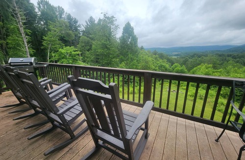 Wilson Creek Cabin | Secluded cabin in the mountain woods with amazing view & nearby natural wonders!