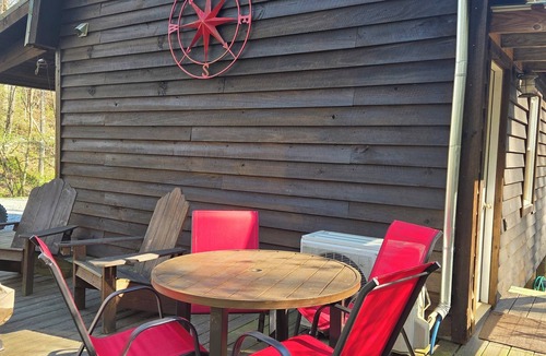Flat Rock House | Secluded cabin perfect getaway for couples or ideal for small families!