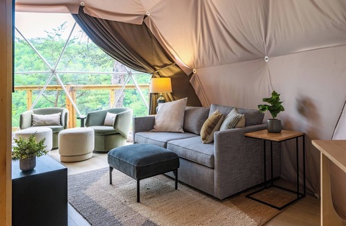 Pikeville Cabin | Secluded Dome Retreat - Private Hot Tub - Breathtaking Canyon Views