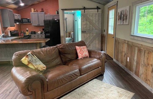 Eminence Cabin | Secluded Ranch House Cabin in Eminence - Ozarks @ Old Desperado Ranch