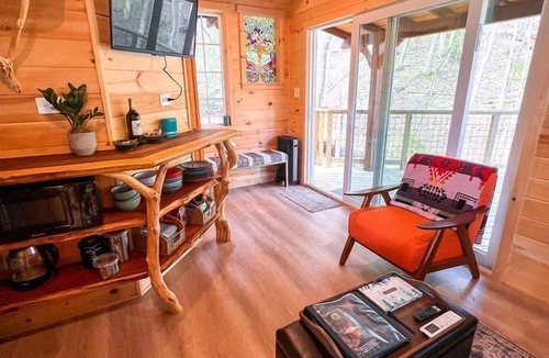 Copperhill Cabin | Secluded Treetop Oasis, Original Treehouse in Tennessee