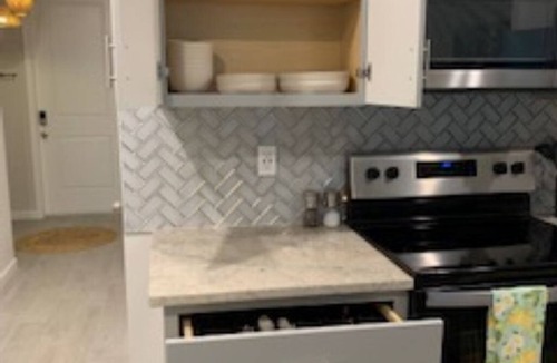 Stuart House | Secure and Cozy Townhouse in the Heart of Stuart! Pet Friendly.