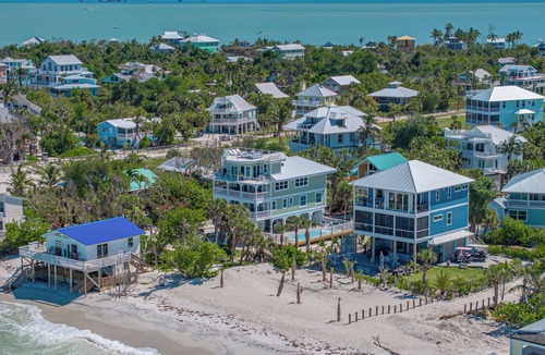 Jose's Hideaway House | Serendipity is BACK - Complete remodel April 2024 - Pool; 2 Golf Carts