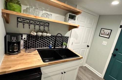 Charlotte Apartment | Serene 2BR in Sardis + Workspace + Fast Wi-Fi