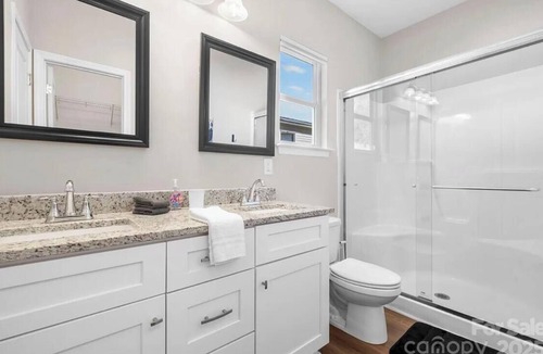 Hickory House | Serene 3-bedroom house in charming Hickory