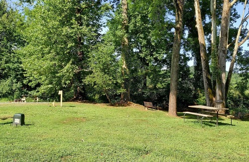 Andrews RV Rental | Serene campground in Andrews NC on The Valley River.
