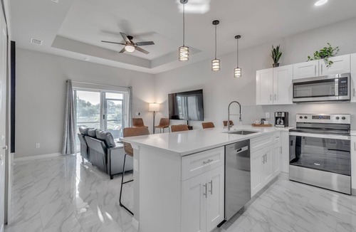 Westminister House | Serene Golf View Retreat by RedAwning