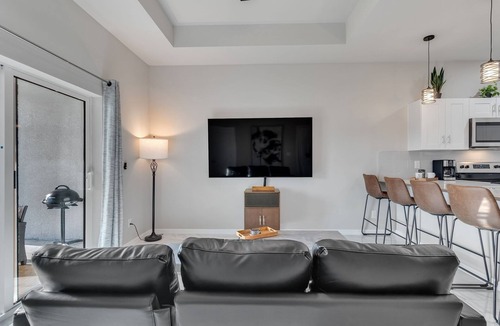 Westminister House | Serene Golf View Retreat by RedAwning