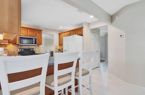 Jensen Beach House | Serene LAKE House 3br Heated POOL Home - near the beach and quiet!
